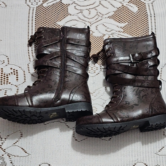 Shoes - Stylish Brown Women's Boots NWOT